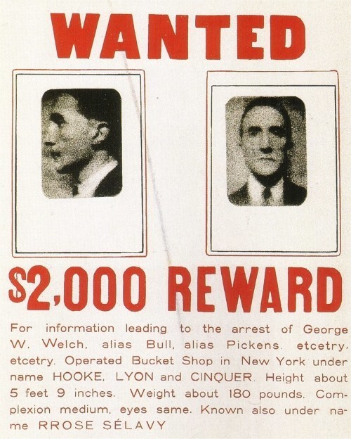 Разыскивается / вознаграждение $2000, 1923. Исправленный реди-мейд: две фотографии, приклеенные на объявление о рзыске, 4